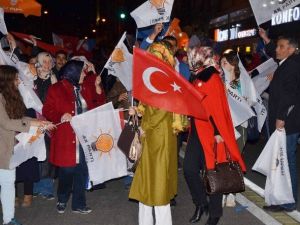 Bakan Avcı Ve Milletvekillerini Coşkulu Kalabalık Karşıladı