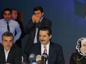 Faruk Çelik Ak Parti’nin Zaferini Partililerle Birlikte Kutladı