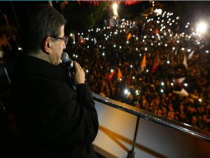 Başbakan Davutoğlu, "Bugün milletimizin zafer günü"