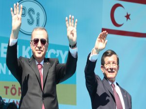 Cumhurbaşkanı Erdoğan'dan Başbakan Davutoğlu'na tebrik tweeti