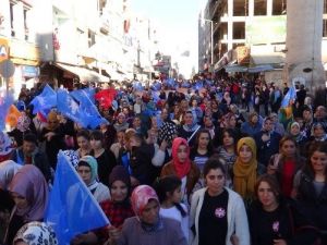 Ak Parti’den Mehteranlı ’Teşekkür Yürüyüşü’