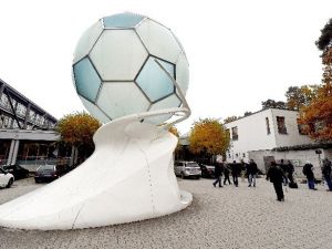 Almanya Futbol Federasyonu’na Polisten Şok Baskın