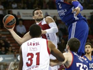 Anadolu Efes, Laboral Deplasmanında