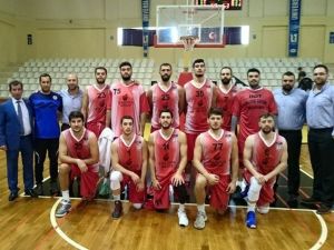 Yalova Group Belediyespor’da Galibiyet Sevinci Yaşanıyor
