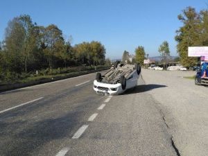Otomobil Takla Attı: 2 Yaralı