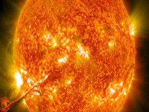 NASA yayınladı! İşte Güneş'in, gözle görülemeyen görüntüleri! VİDEO İZLE