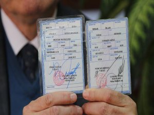 Artık nüfus cüzdanlarında 'bekar' yerine 'bekâr' yazacak