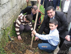 Otizmli Çocuklar Fidan Dikti