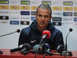 İsmail Kartal: "Basit Goller Yiyoruz"