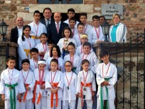 Mudanyalı Minik Karatecilerin Büyük Başarısı