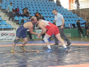 Büyük Erkekler Serbest Güreş 1. Ligi Müsabakaları Sona Erdi