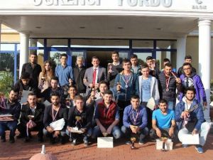 92. Yıl Cumhuriyet Kupası Spor Şöleni Saü’de Düzenlendi