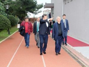 Aziz Yıldırım’dan İlk Adım