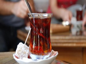 'Soğuk Havada Aşırı Sıcak Çay Tüketilmemeli'
