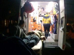 Hastanede Keserli, Bıçaklı Kavga: 6 Yaralı