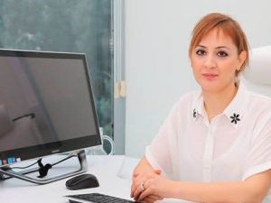 Ergenlik Döneminde Akneye Dikkat