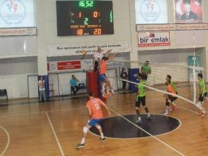 Düzce Belediyespor Voleybolda Yükselişe Geçti