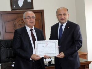 Bakan Işık, Mazbatasını Aldı