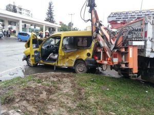 Ünye’de Hastane Önünde Kaza: 1 Ölü, 2 Yaralı