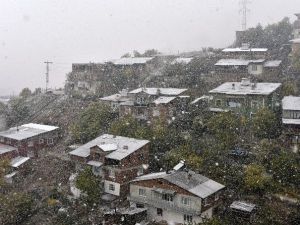 Gümüşhane İl Merkezine Yılın İlk Karı Yağdı