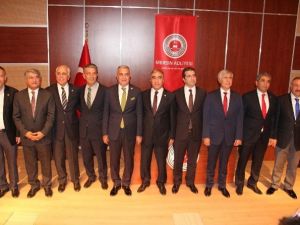 Mersin’de Vekiller Mazbatalarını Birlikte Aldı