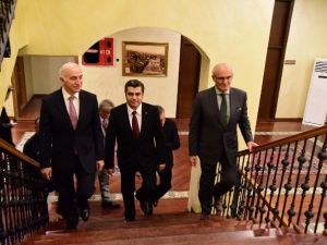 Valilerden Başkan Yılmaz’a Taziye Ziyareti