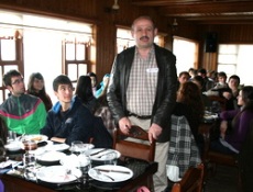 Başkan gençlerle bir arada