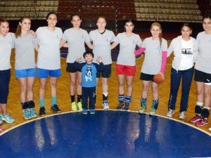 Büyükşehir Kadın Hentbol Takımı, Taraftarlardan Destek Bekliyor