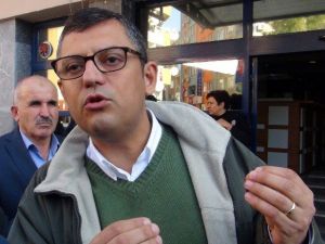 Chp’li Özel ’Fetö’ Şüphelilerini Ziyaret Etti