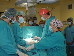 Tiroit Ameliyatlarında Ses Kısıklığını Önleyen Yöntem