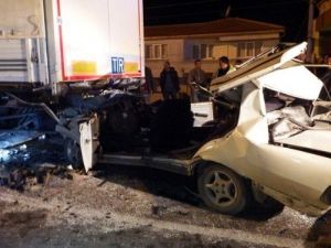 Tır’ın Altına Giren Otomobilin Sürücüsü Hayatını Kaybetti