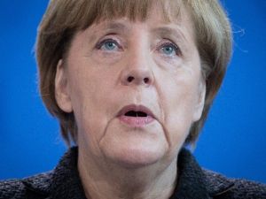 Merkel: “Saldırı Sadece Paris’i Değil, Hepimizi Hedef Aldı”