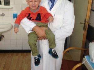 18 Aylık Bebeğe İlk Kez Robotik Cerrahiyle İnmemiş Testis Ameliyatı Yapıldı