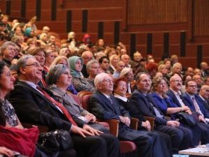 Alaeddin Yavaşca’ya Kendi Şarkılarıyla Hediye
