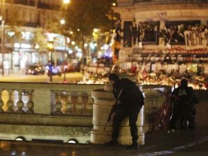 Paris’te Bomba Söylentisi Paniğe Neden Oldu