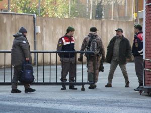 Rize'de Mahsur Kalan Avcılar Kurtarıldı