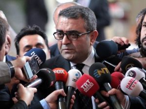 Chp’li Tanrıkulu: "Aynı Anda İki Kurultay Yapmanın Manası Yok"