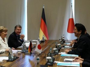 Antalya’da Abe Ve Merkel Görüştü