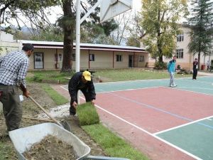 Sapanca’da Okullarda Tadilat Çalışmaları Takdir Topluyor
