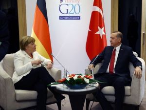 Cumhurbaşkanı Erdoğan, Merkel’i Kabul Etti