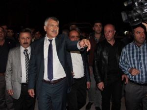 Chp’li Belediye Başkanının Chp İl Yönetim Kurulu Toplantısını Bastığı İddiası