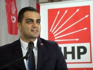 Chp’li Belediye Başkanının Chp İl Başkanlığını Bastığı İddiası