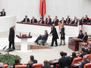 İlk Yemini Bennur Karaburun Etti