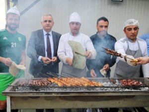 Şanlıurfaspor’da Alanyaspor Maçı Öncesi Mangal Keyfi