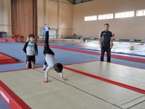 Trabzon’da Minik Cimnastikçiler Geleceğin Sporcuları Olmaları İçin Yetiştiriliyor
