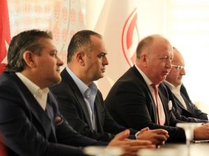 Gencer: "Pırlo Ve Ronaldınho İle Anlaştık"