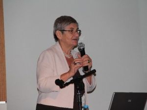 Canan Karatay: "Sevgili Ananızı, Sevgili Babanızı Suçlamayın"