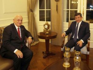 Başbakan Davutoğlu, Ak Parti Meclis Başkan Adayı Kahraman’ı Kabul Etti