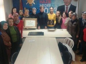 Bartın Kadın Kolları Teşekkür Belgesi İle Ödüllendirildi