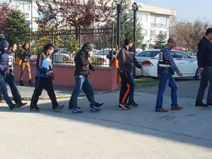 Düzce’de Uyuşturucu Operasyonu: 4 Gözaltı